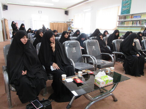 نشست  آموزشی ویژه اساتید مدارس علمیه خواهران استان یزد