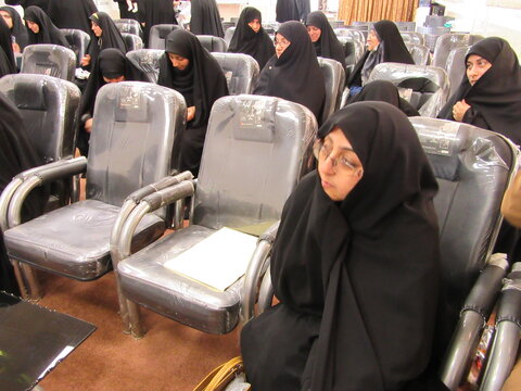 نشست  آموزشی ویژه اساتید مدارس علمیه خواهران استان یزد