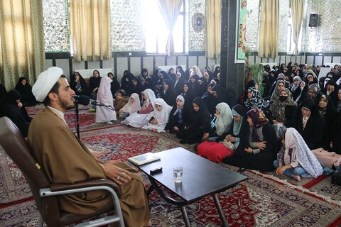 تصاویر/ اجتماع بزرگ بانوان مهدوی در امامزاده غریب حسن ارومیه