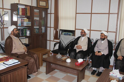 تصاویر / دیدار معاون تبلیغ وامور فرهنگی حوزه های علمیه کشور با مدیر حوزه علمیه قزوین
