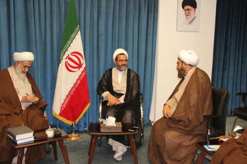 تصاویر / دیدار معاون تبلیغ و امور فرهنگی حوزه های علمیه کشور با امام جمعه قزوین