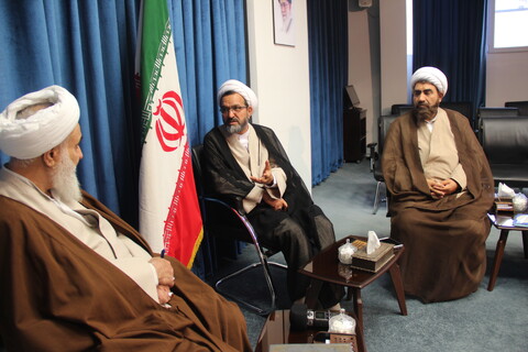 تصاویر / دیدار معاون تبلیغ و امور فرهنگی حوزه های علمیه کشور با امام جمعه قزوین