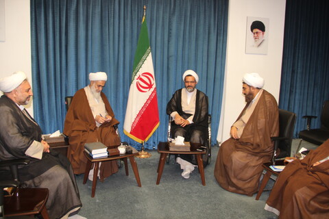 تصاویر / دیدار معاون تبلیغ و امور فرهنگی حوزه های علمیه کشور با امام جمعه قزوین