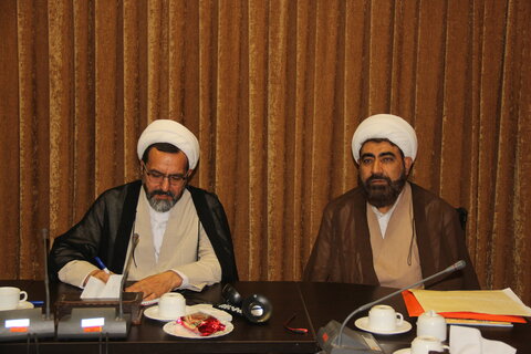تصاویر/ جلسه معاون تبلیغ و امور فرهنگی حوزه های علمیه با معاونان تیلیغ شهرستان قزوین