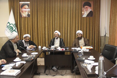 تصاویر/ جلسه معاون تبلیغ و امور فرهنگی حوزه های علمیه با معاونان تیلیغ شهرستان قزوین