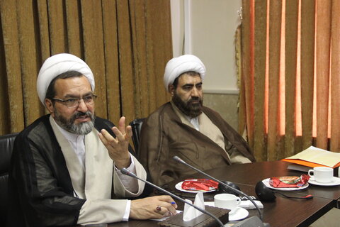 تصاویر/ جلسه معاون تبلیغ و امور فرهنگی حوزه های علمیه با معاونان تیلیغ شهرستان قزوین