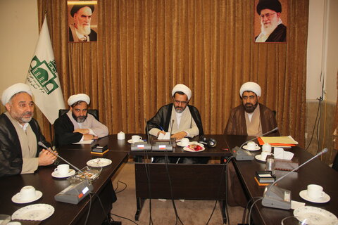 تصاویر/ جلسه معاون تبلیغ و امور فرهنگی حوزه های علمیه با معاونان تیلیغ شهرستان قزوین