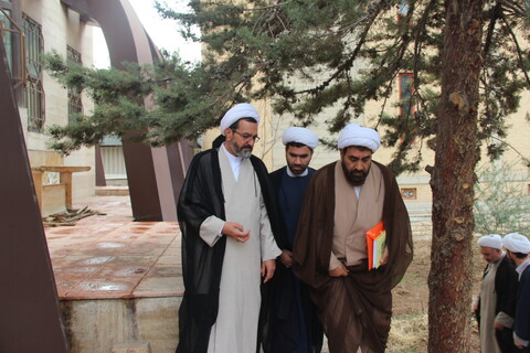 تصاویر/ مراسم درختکاری در مرکز مدیریت حوزه علمیه قزوین