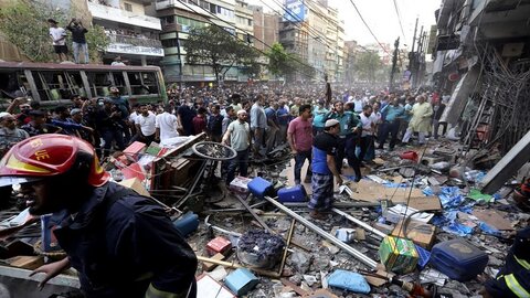 বাংলাদেশ: ঢাকায় বিস্ফোরণ, ১৭ জন নিহত ও শতাধিক আহত