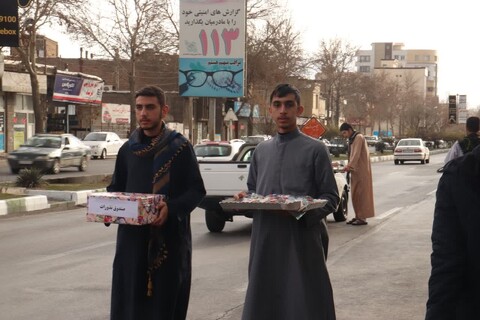 تصاویر/ جشنی متفاوت برای بچه های محلات پایین شهر توسط طلاب ارومیه- ۲