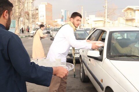 تصاویر/ جشنی متفاوت برای بچه های محلات پایین شهر توسط طلاب ارومیه- ۲