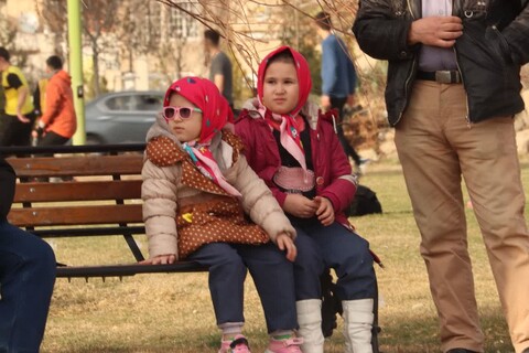 تصاویر/ جشنی متفاوت برای بچه های محلات پایین شهر توسط طلاب ارومیه- ۲