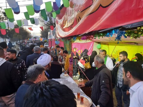 تصاویری از خدمات رسانی موکب ها در جشن خیابانی خوی