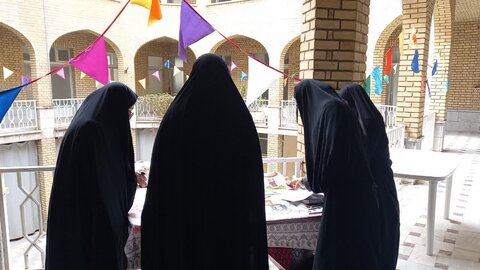 تصاویر / مراسم جشن نیمه شعبان در حوزه علمیه خواهران کوثر قزوین