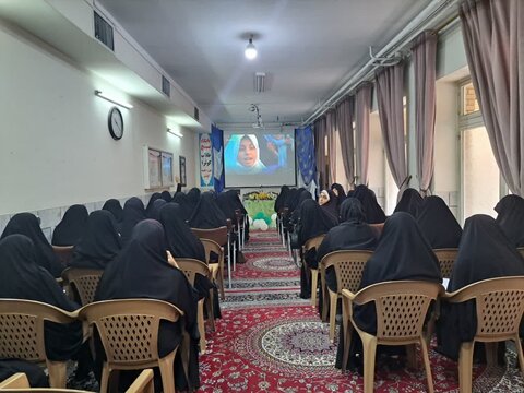 تصاویر / مراسم جشن نیمه شعبان در حوزه علمیه خواهران کوثر قزوین