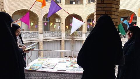 تصاویر / مراسم جشن نیمه شعبان در حوزه علمیه خواهران کوثر قزوین