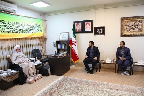 آیت الله علماء ، در دیدار با مسئول اتحادیه انجمن های اسلامی دانش آموزان استان کرمانشاه