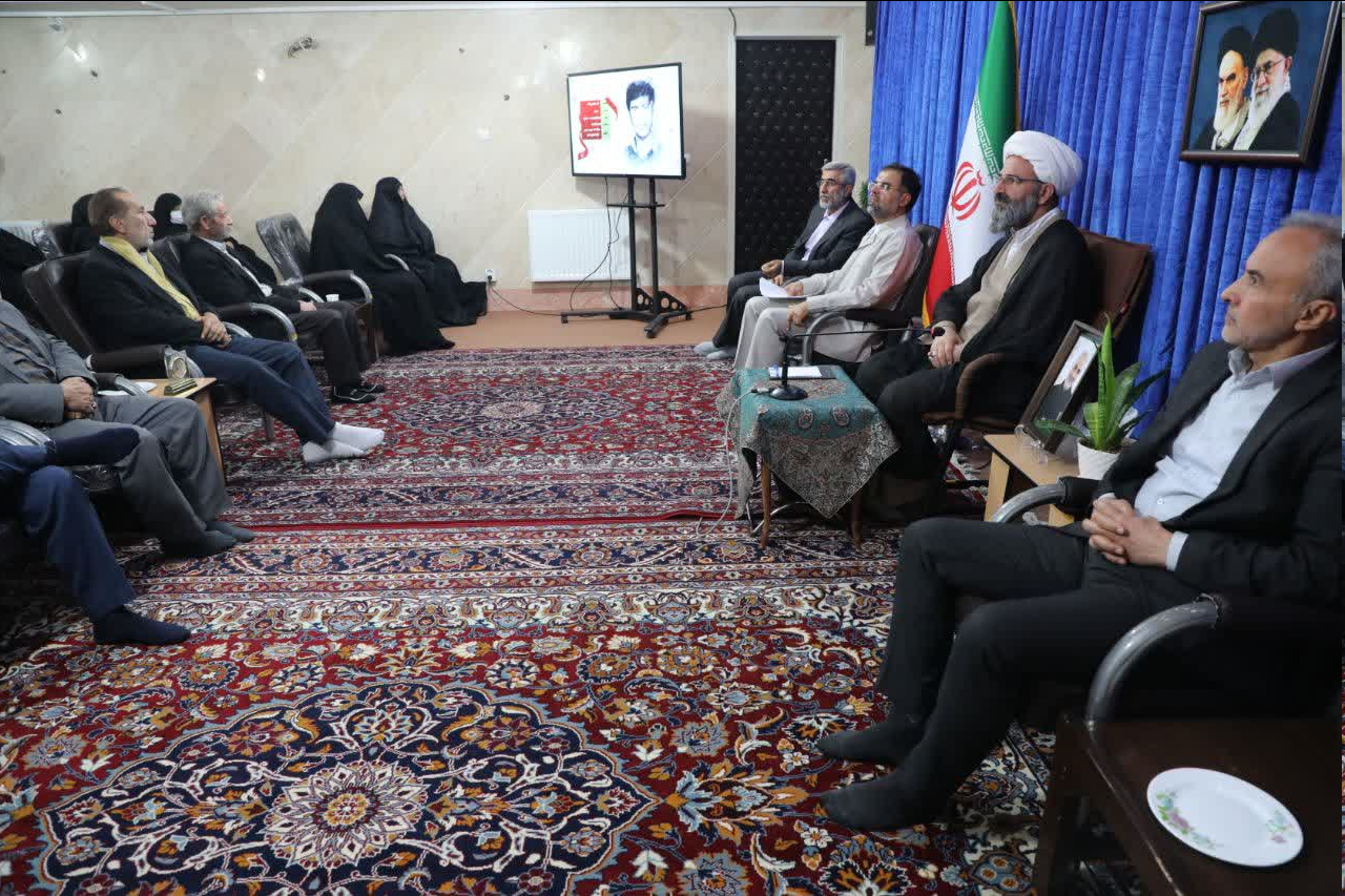 شهدا برندگان حقیقی تجارتخانه دنیا بودند