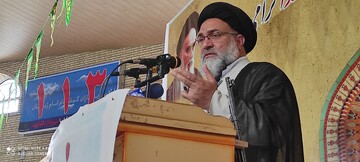 انسان مومن باید آماده دفاع از ارزش‌ها و تقابل با ظلم باشد