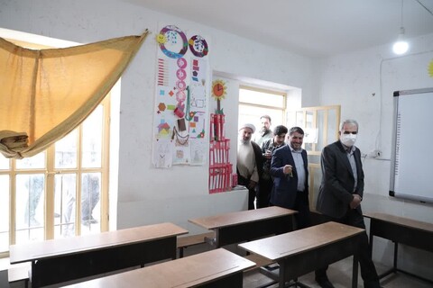 تصاویر/ بازدید وزیر آموزش و پرورش از مدارس فرسوده ابرکوه