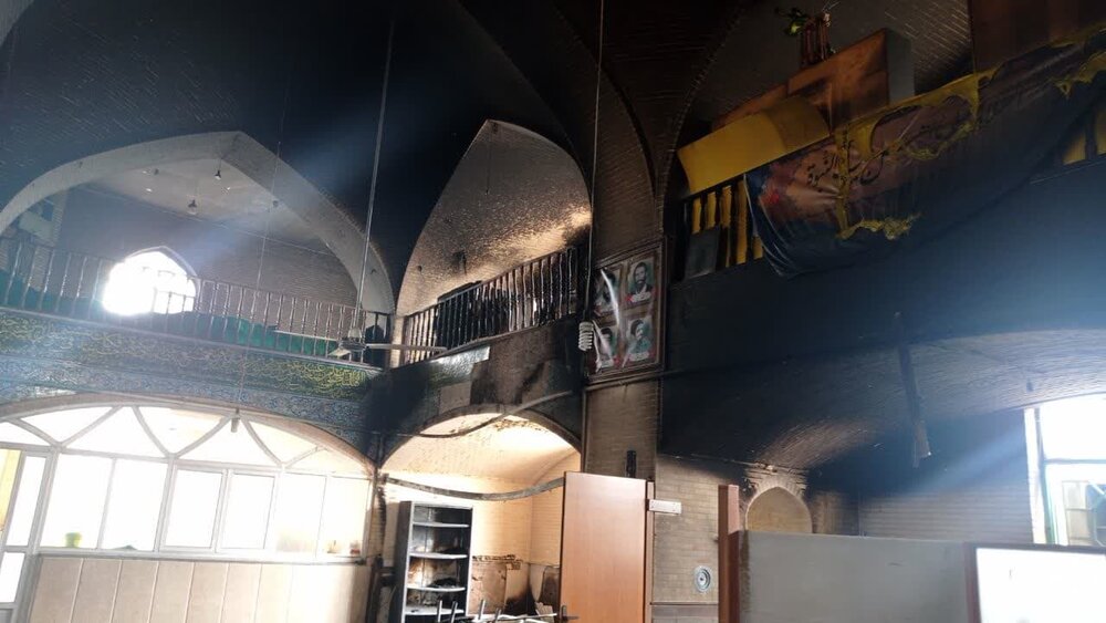 اغتشاش شبانه و آتش زدن سحرگاهی مساجد در یزد+ تصاویر