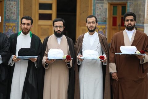 تصاویر/ جشن ولادت حضرت مهدی(عج) و آیین عمامه گذاری طلاب مدرسه علمیه مروی تهران