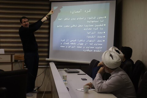 تصاویر/ اولین جلسه دوره تخصصی استهلال ماه در مدرسه علمیه امام خمینی (ره) ارومیه