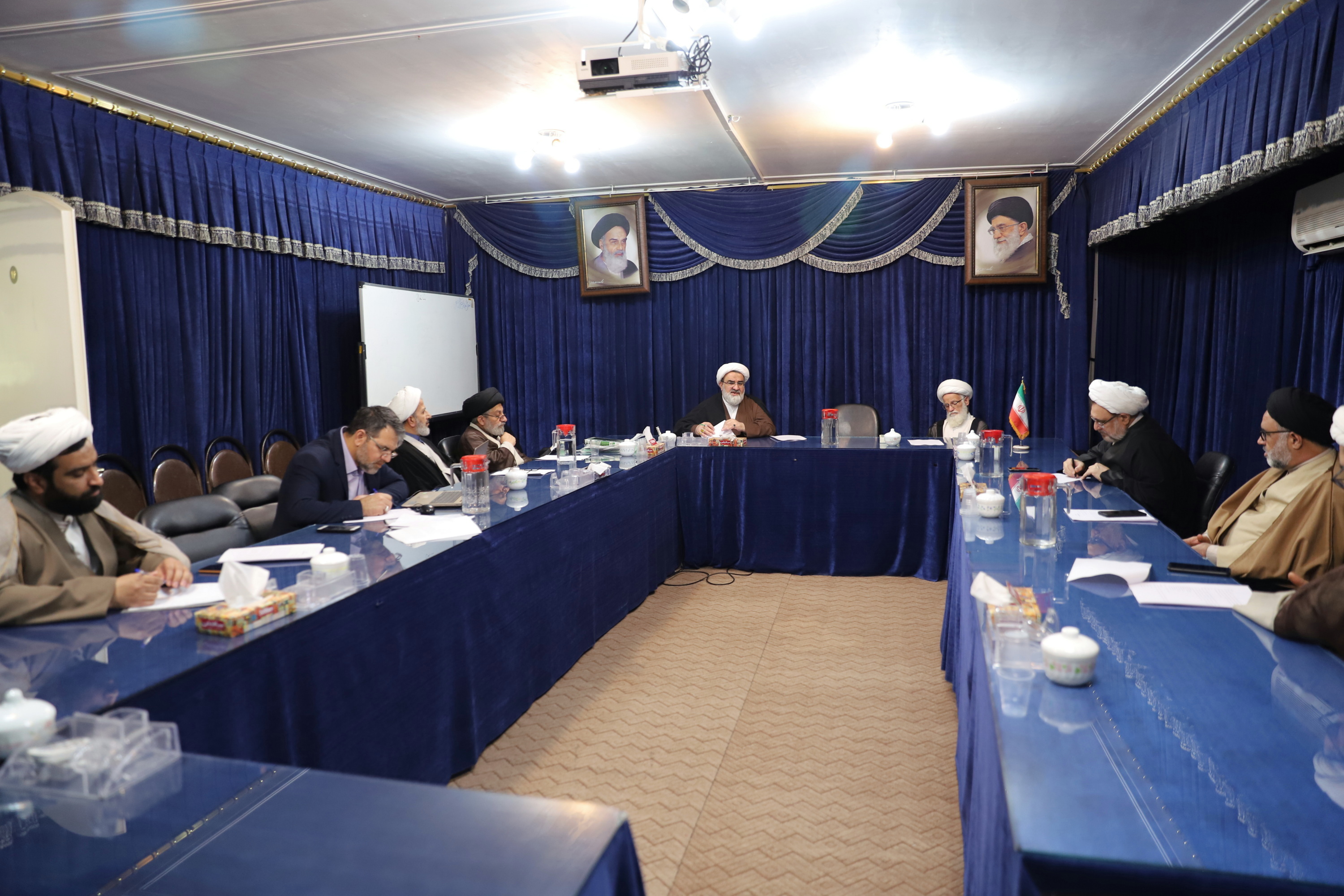 Photo/ "Trustees of the Messengers (Umana Al-Rosol)" Scientific Committee 26th Session