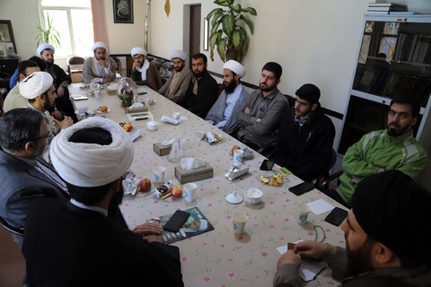 تصاویر / نشست هم اندیشی مسئولین گروه‌های جهادی مدارس علمیه استان با مسئول دبیرخانه هماهنگی گروه‌های جهادی