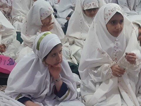 تصاویر/ برگزاری جشن تکلیف 1300دانش آموز دختر کاشانی