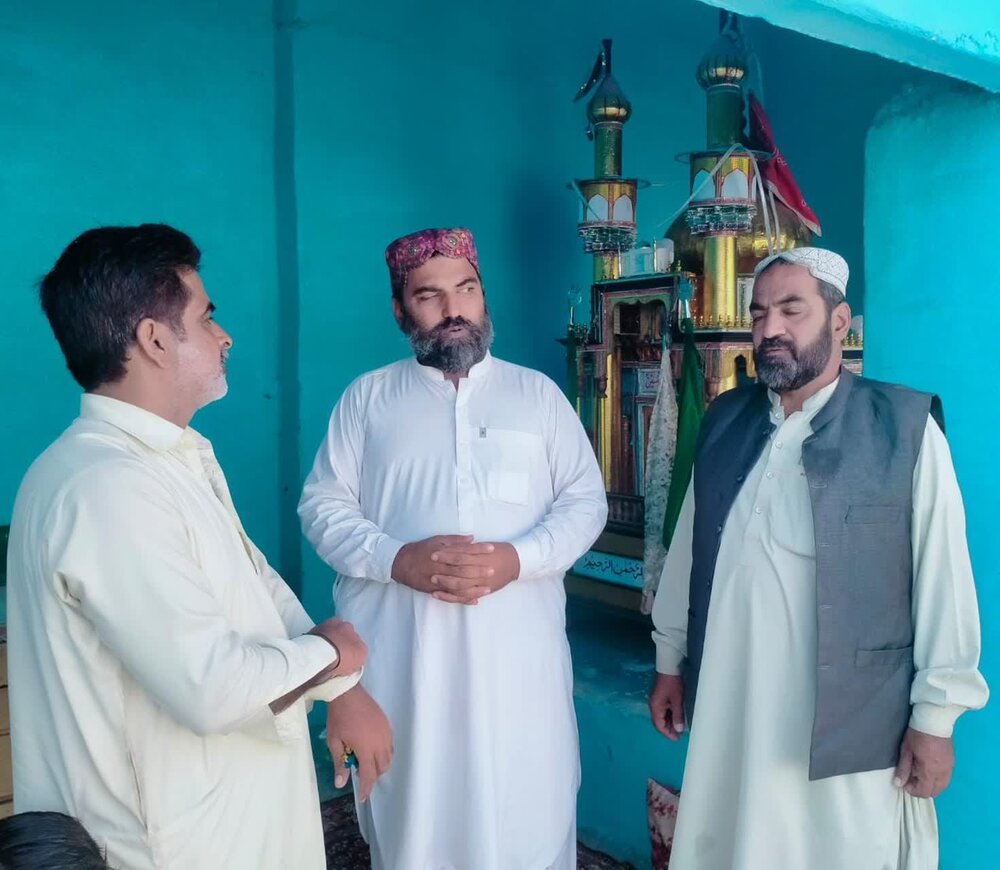 ایم ڈبلیو ایم کے رہنماؤں کا حب چوکی بلوچستان کا دورہ؛ بچوں میں تحائف تقسیم