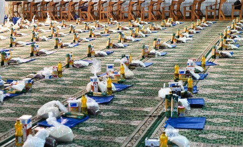 تصاویر/ توزیع بسته ارزاق به مناسبت حلول ماه رمضان و سال نو توسط آستان حضرت عبدالعظیم(ع)