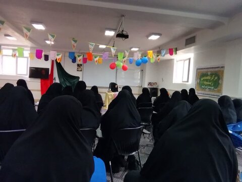 برگزاری مراسم بزرگداشت شهدا در مدرسه علمیه زینبیه(س)خرم آباد