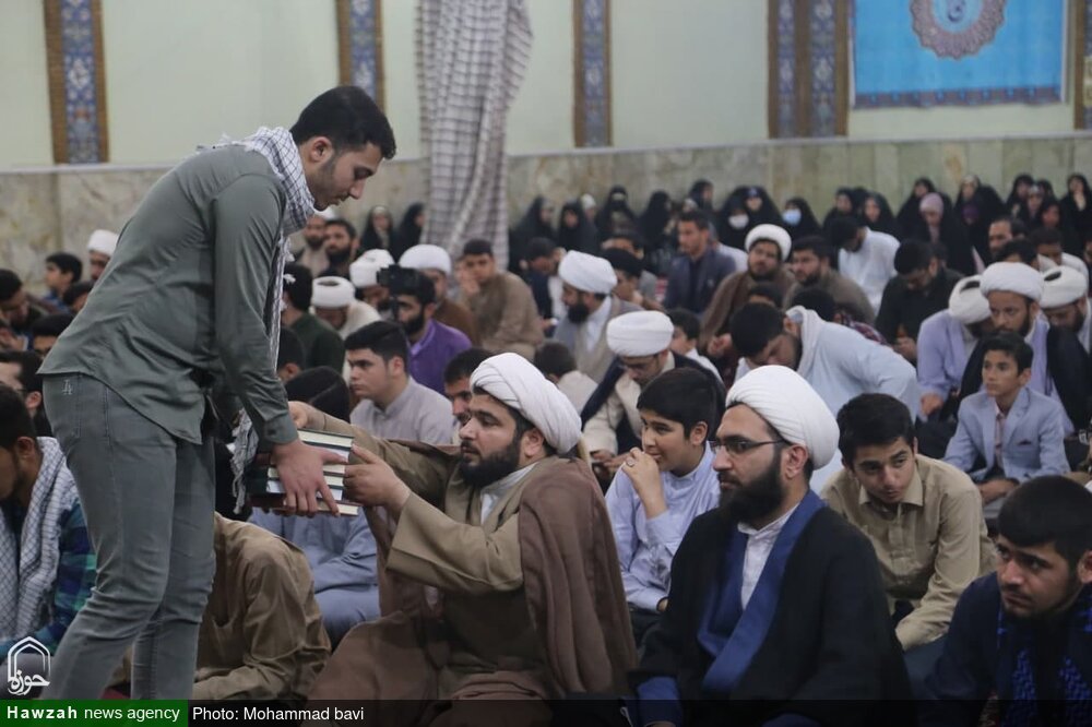 خانواده‌های حوزویان خوزستان سر سفره کریمانه قرآن نشستند