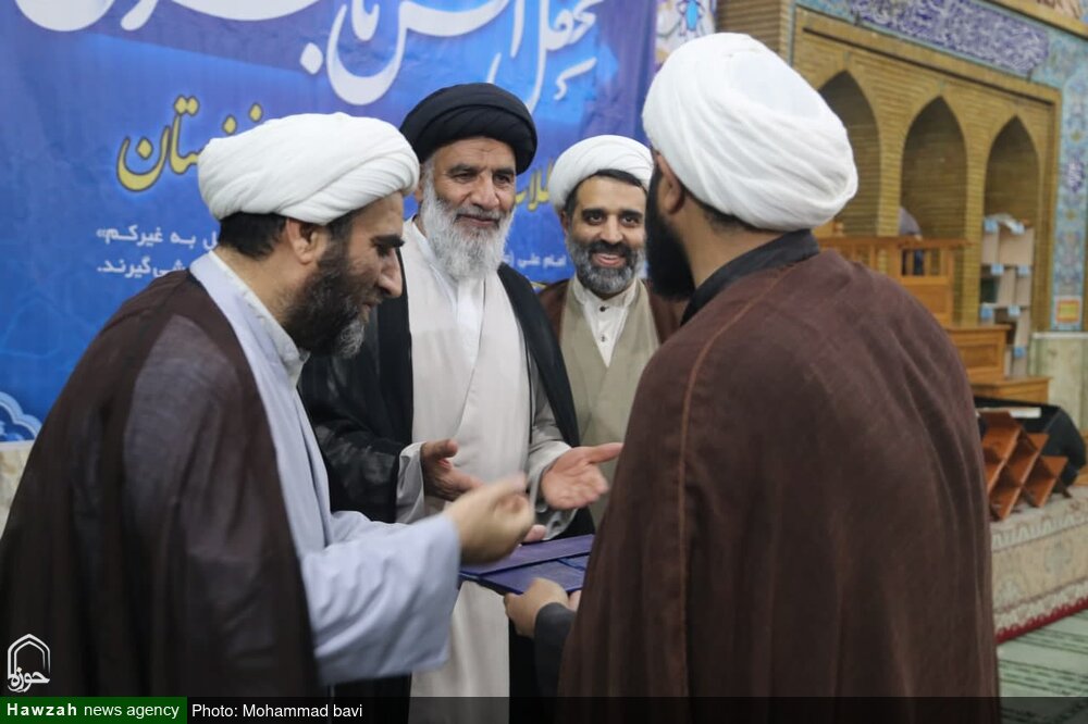 خانوادههای حوزویان خوزستان سر سفره کریمانه قرآن نشستند