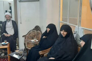 مسئولان حوزه خواهران سمنان با خانواده شهید ناصر رفیعیان دیدار کردند + عکس