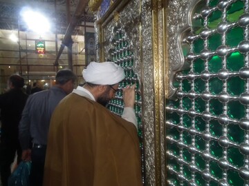 حضور مدیر حوزه‌های علمیه خواهران در مرقد حضرت علی بن مهزیار + عکس