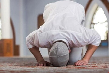 فعلا نماز نمی‌خونم؛ بعدا توبه می‌کنم و می‌خونم