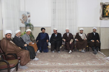 تصاویر / نشست مدیر حوزه علمیه استان قزوین با ائمه جماعات،روحانیون و طلاب شهر الوند