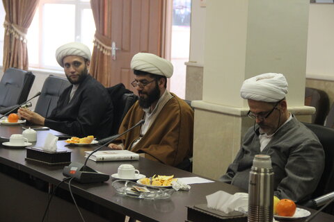 تصاویر / نشست مدیر حوزه علمیه استان قزوین با مدیران مدارس علمیه قزوین
