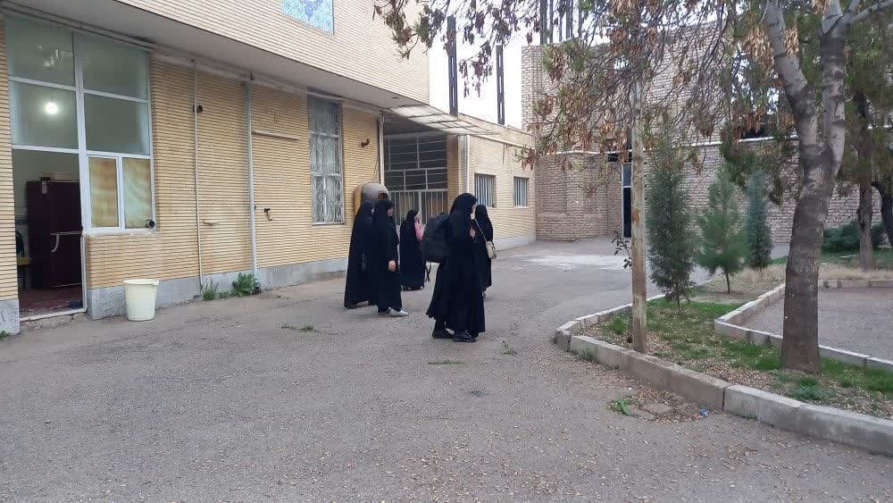 اعزام طلاب خواهر بویین زهرایی به اردوی راهیان نور