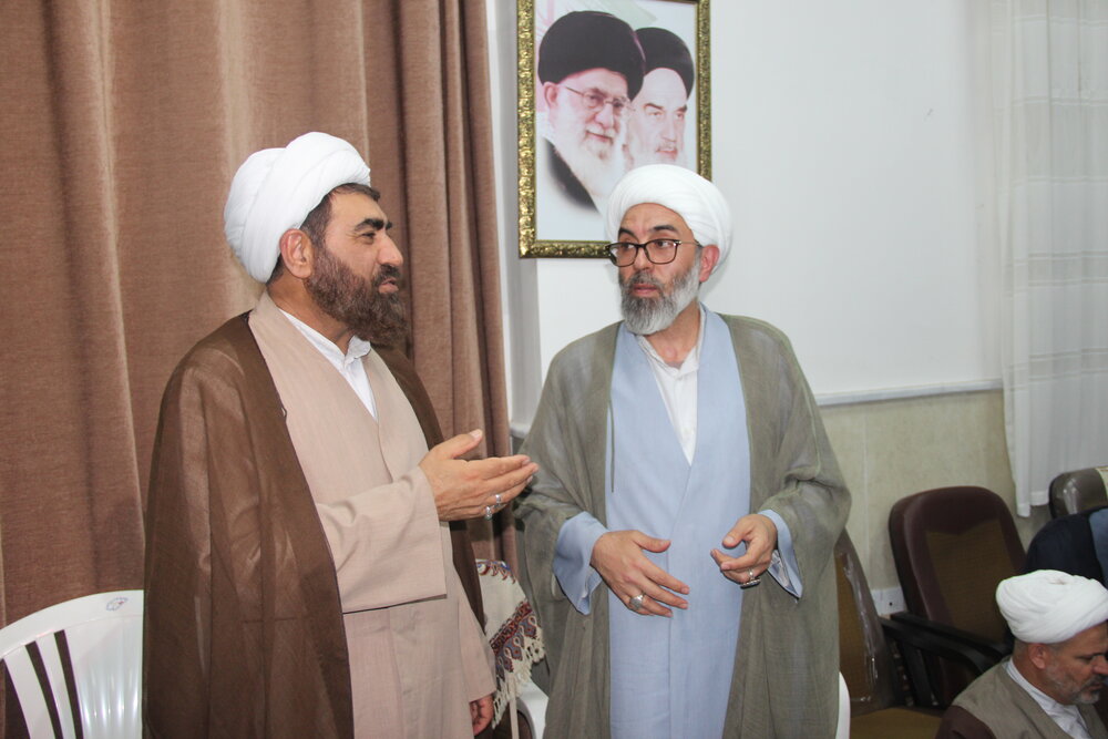 نشست مدیر حوزه علمیه استان قزوین با ائمه جماعات و روحانیون شهر الوند
