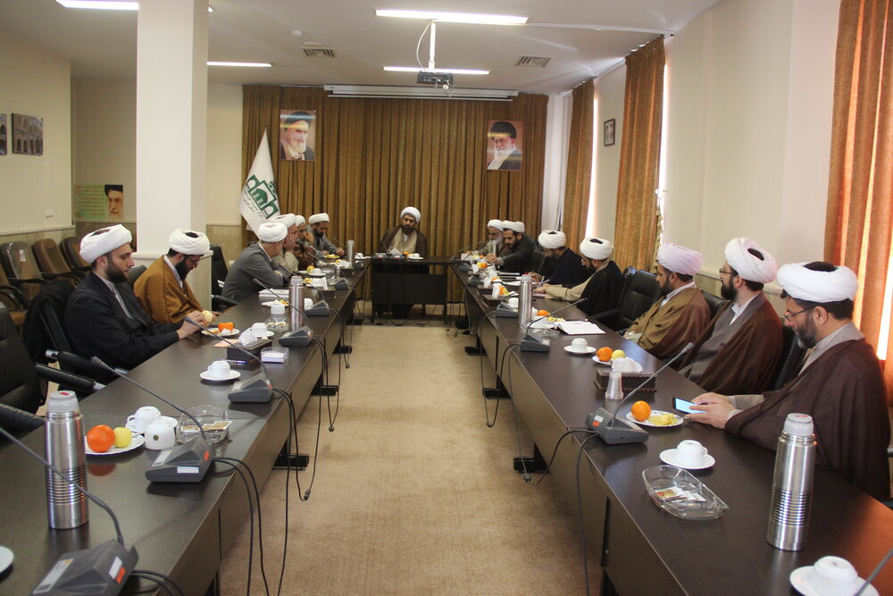 تبلیغ چهره به چهره بهترین شیوه جذب افراد به حوزه علمیه است