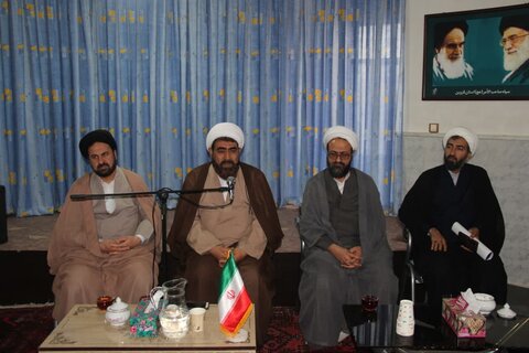 تصاویر / نشست مدیر حوزه علمیه استان قزوین با ائمه جماعات وروحانیون شهرستان آوج وآبگرم قزوین