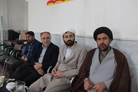 تصاویر / نشست مدیر حوزه علمیه استان قزوین با ائمه جماعات وروحانیون شهرستان آوج وآبگرم قزوین