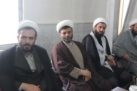 تصاویر / نشست مدیر حوزه علمیه استان قزوین با ائمه جماعات وروحانیون شهرستان آوج وآبگرم قزوین