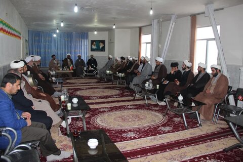 تصاویر / نشست مدیر حوزه علمیه استان قزوین با ائمه جماعات وروحانیون شهرستان آوج وآبگرم قزوین