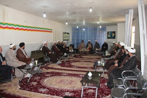 تصاویر / نشست مدیر حوزه علمیه استان قزوین با ائمه جماعات وروحانیون شهرستان آوج وآبگرم قزوین