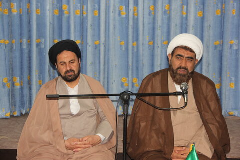تصاویر / نشست مدیر حوزه علمیه استان قزوین با ائمه جماعات وروحانیون شهرستان آوج وآبگرم قزوین