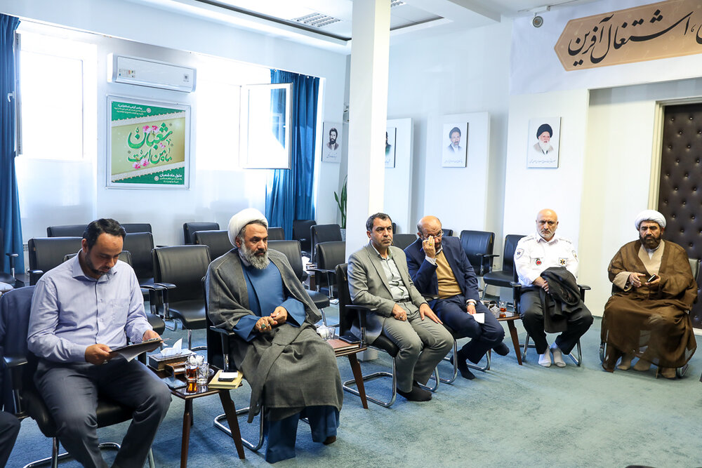 نماز عید سعید فطر متمرکز برگزار شود